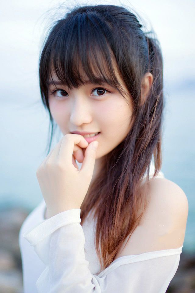 “不过一老卒，竟然也有这等本事。”魏延面色一肃，看着对方兵马停下来，嘴角掠起一抹微笑：“那边教我看看蜀中名将，究竟如何吧！”